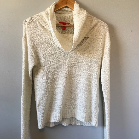 Chelsea & Violet Sweaters - Sweater with turtleneck / open chest!